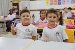 Reencontros-e-expectativas-Mais-de-21-mil-estudantes-retornam-as-aulas-em-Criciuma-19