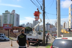 Fiscalização e retirada de fios - Fotos Beatriz Formanski (1)