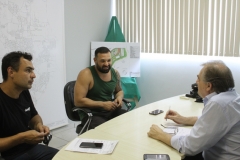 Julio Colombo atende moradores na superintendência do Rio Maina - Foto Émerson Justo (11)