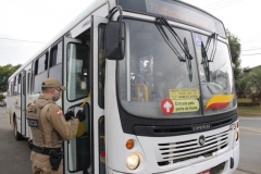 PM-fiscaliza-ônibus-em-Forquilhinha-36