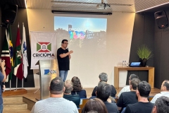 Governo-de-Criciuma-lanca-programa-Calcada-Livre-com-foco-na-acessibilidade-e-organizacao-urbana-5