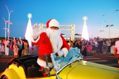 Chegada-do-Papai-Noel-e-iluminacao-no-Balneario-Rincao_Lucas-Sabino-12