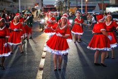 Chegada-do-Papai-Noel-e-iluminacao-no-Balneario-Rincao_Lucas-Sabino-14