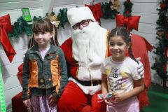 Chegada-do-Papai-Noel-e-iluminacao-no-Balneario-Rincao_Lucas-Sabino-7