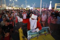 Chegada-do-Papai-Noel-e-iluminacao-no-Balneario-Rincao_Lucas-Sabino-9