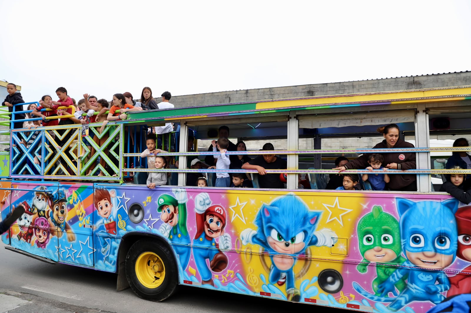 Trenzinho-da-Alegria-percorre-Criciuma-e-celebra-o-Dia-das-Criancas-com-passeios-gratuitos-4